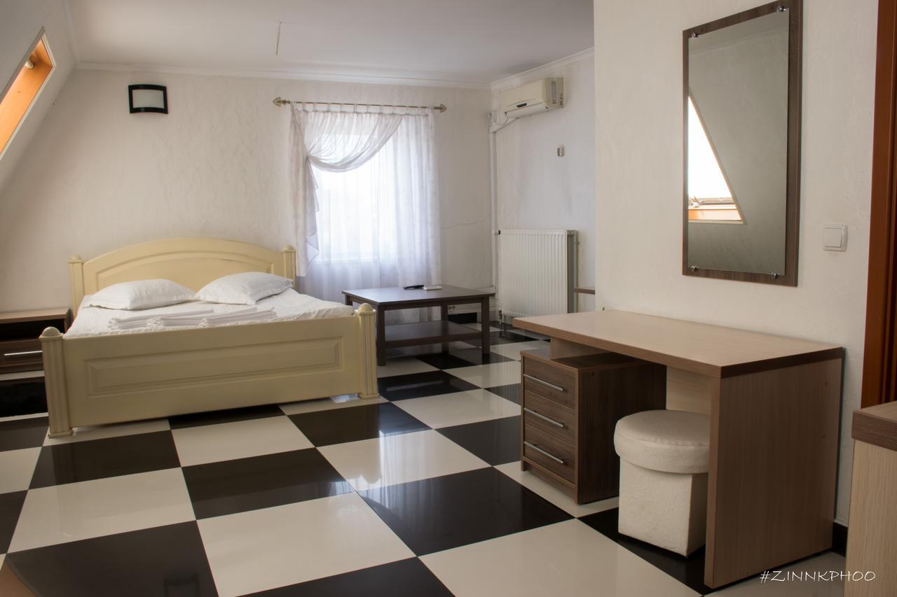 Kedem Hotel Lipiny Esterno foto