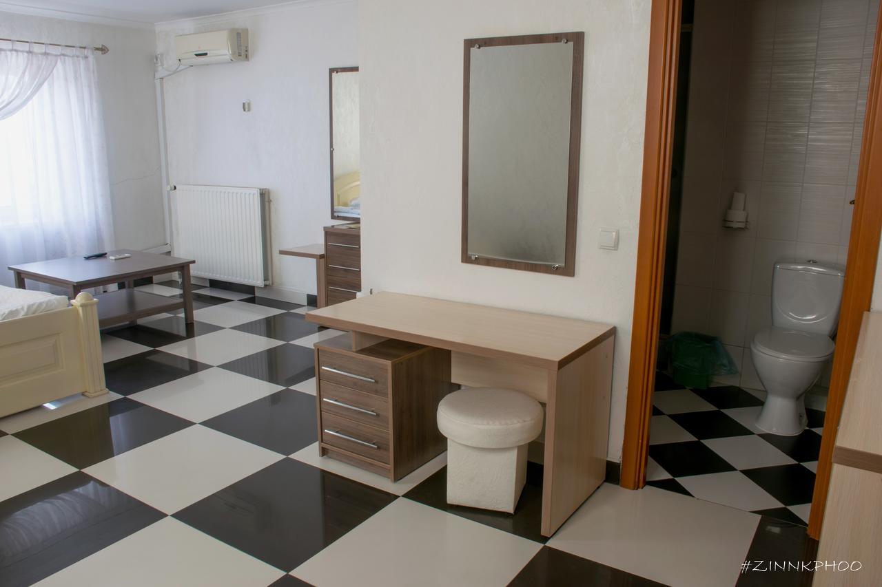 Kedem Hotel Lipiny Esterno foto